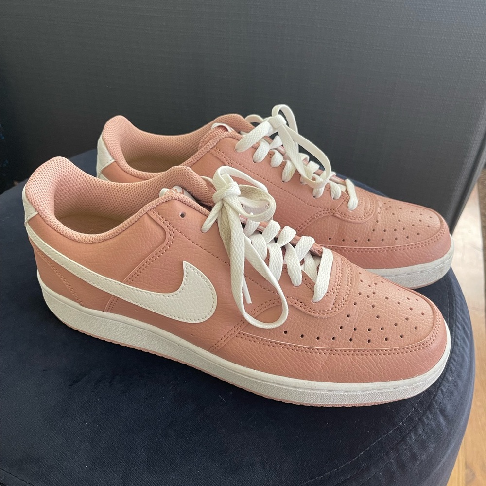 Nike women’s 10 sneakers - pink - lightly used